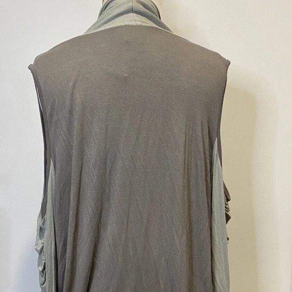 Her Universe Star Wars Cardigan - Picture 3 of 7